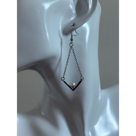 Silver-Tone Faux Pearl Earrings NWT 2" - Picture 2 of 5